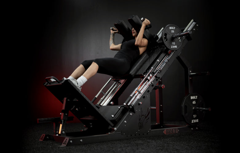 HACK SQUAT